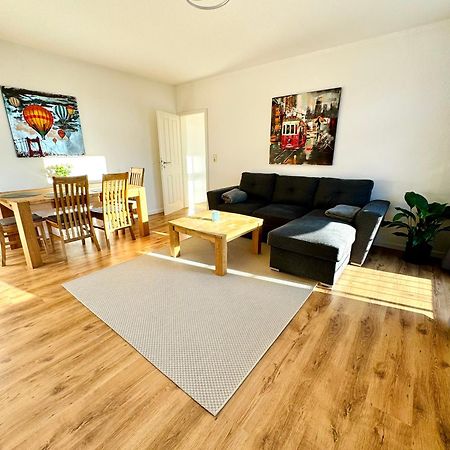 Schicke Wohnung Im Gruenen Hinterhof Шверин Экстерьер фото